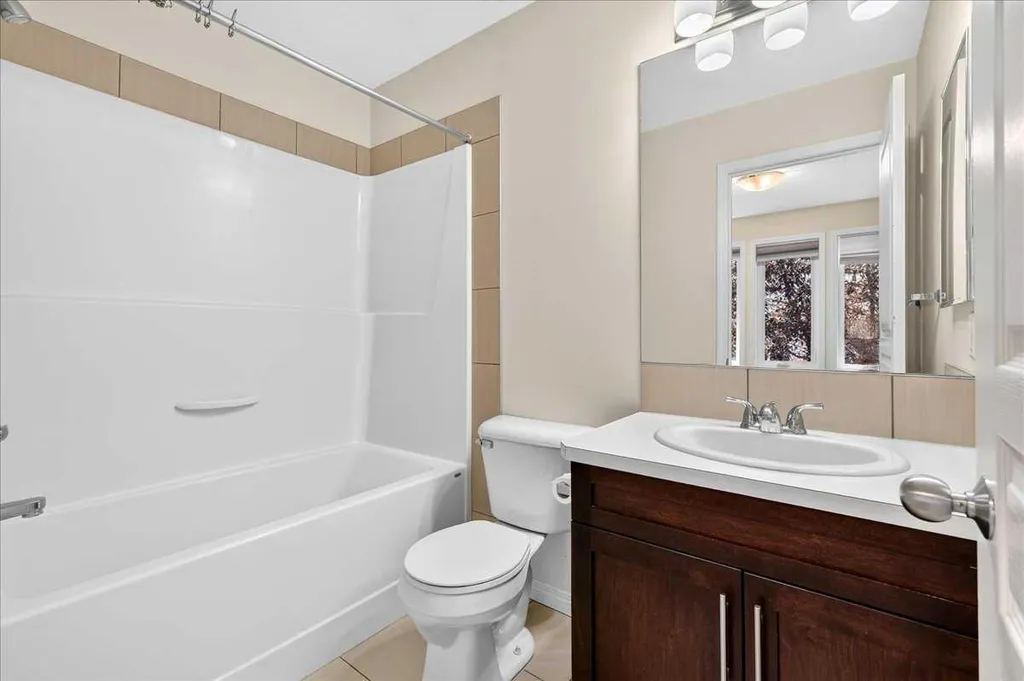 604 Auburn Bay Square SE Calgary AB T3M 0Y9