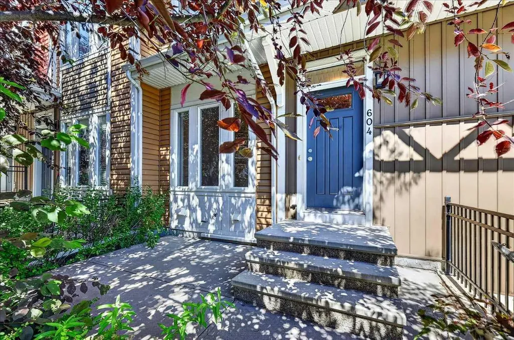 604 Auburn Bay Square SE Calgary AB T3M 0Y9