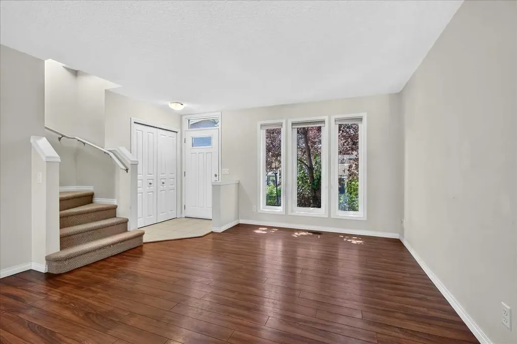 604 Auburn Bay Square SE Calgary AB T3M 0Y9