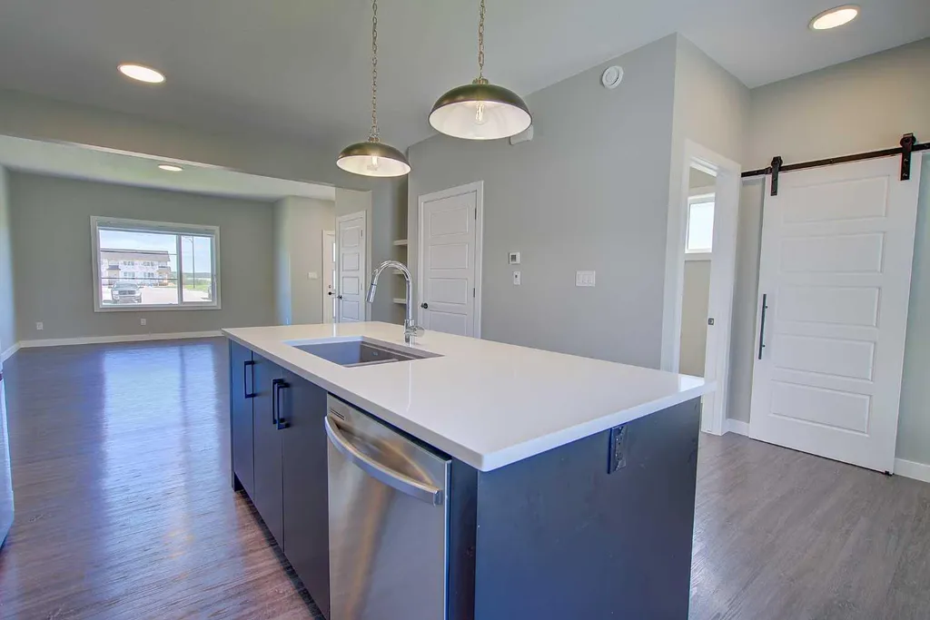 56 Inglis Crescent Sylvan Lake AB T4S 0V3