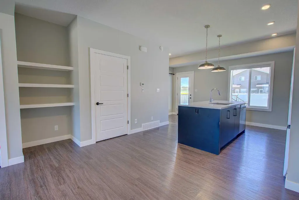 56 Inglis Crescent Sylvan Lake AB T4S 0V3