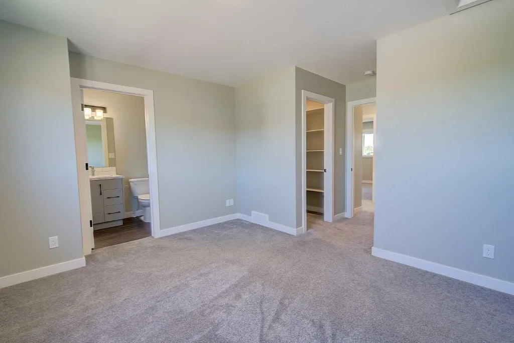 56 Inglis Crescent Sylvan Lake AB T4S 0V3