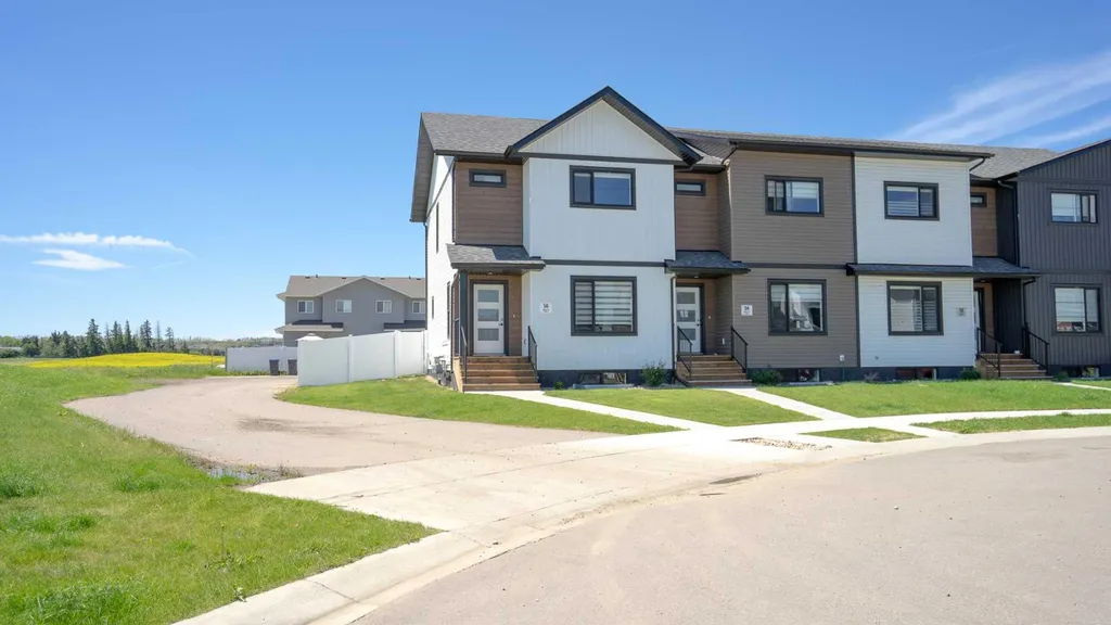 56 Inglis Crescent Sylvan Lake AB T4S 0V3