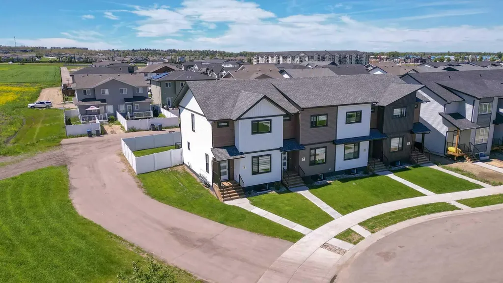 56 Inglis Crescent Sylvan Lake AB T4S 0V3