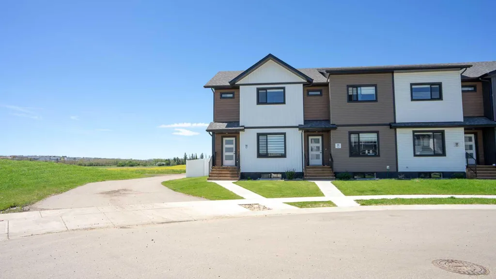 56 Inglis Crescent Sylvan Lake AB T4S 0V3