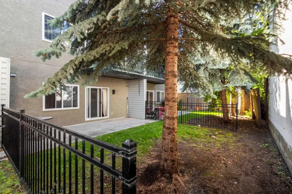2411 29 Street SW Calgary AB T3E 2K3