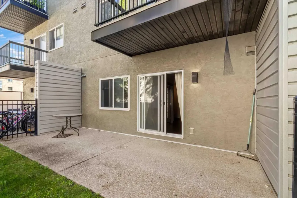 2411 29 Street SW Calgary AB T3E 2K3