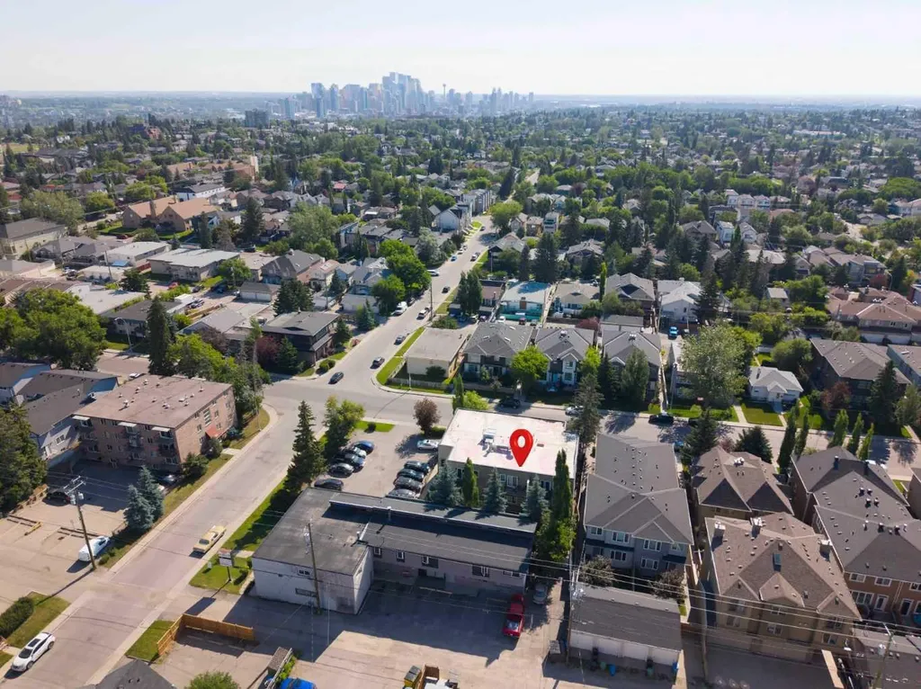 2411 29 Street SW Calgary AB T3E 2K3