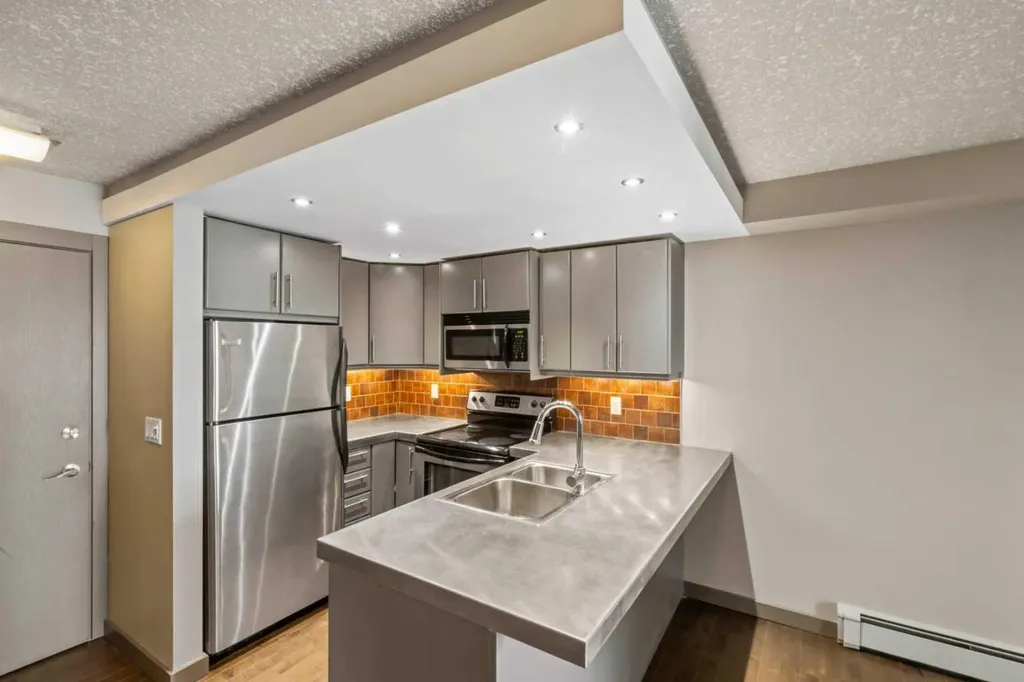 2411 29 Street SW Calgary AB T3E 2K3