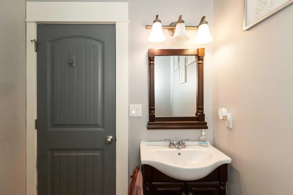 6006B 52 Avenue Stettler AB T4K 1K5