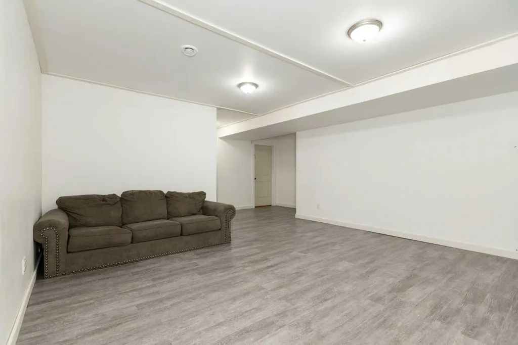6006B 52 Avenue Stettler AB T4K 1K5