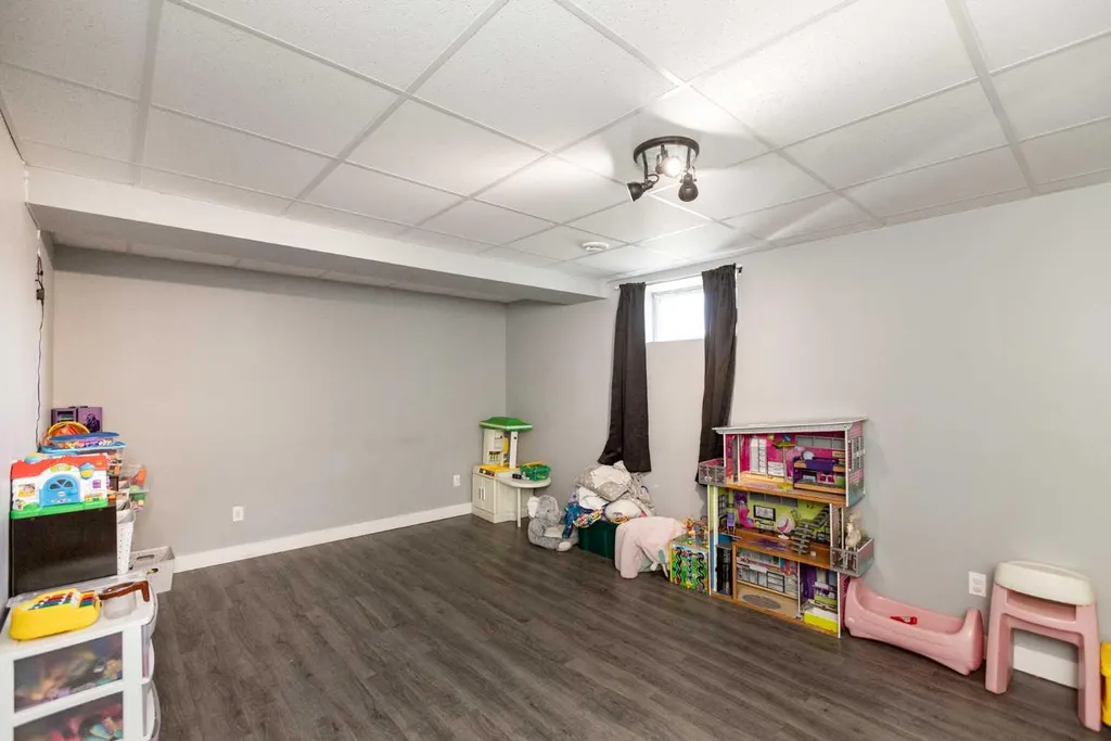 6006B 52 Avenue Stettler AB T4K 1K5