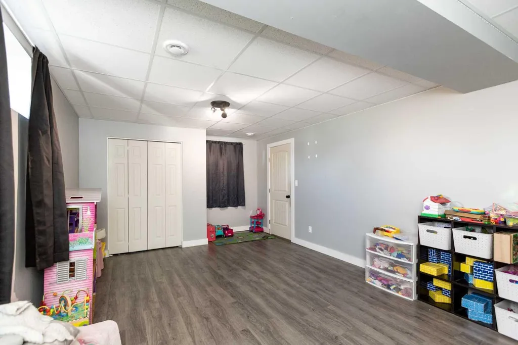 6006B 52 Avenue Stettler AB T4K 1K5