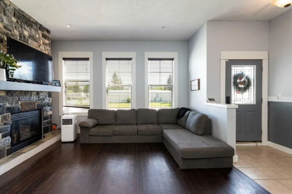 6006B 52 Avenue Stettler AB T4K 1K5