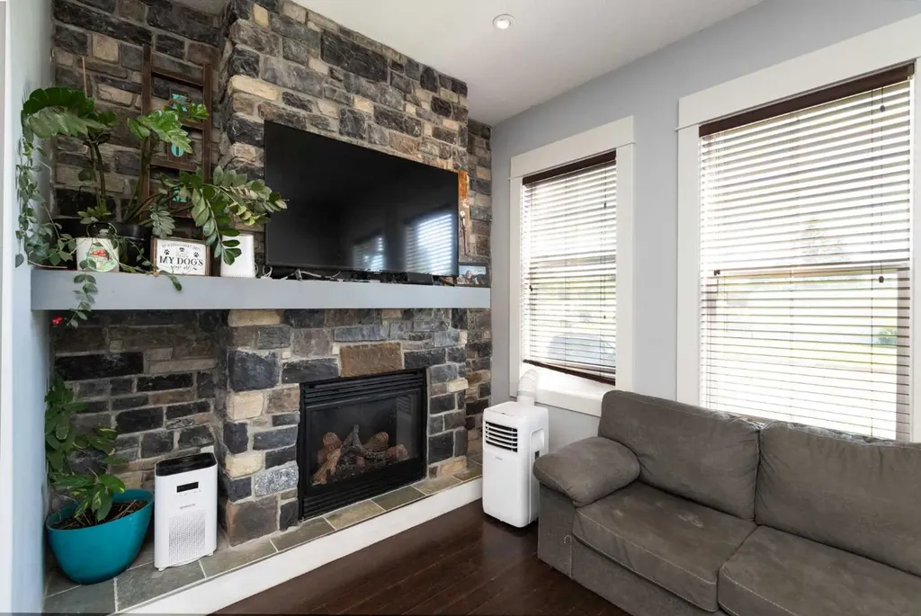 6006B 52 Avenue Stettler AB T4K 1K5