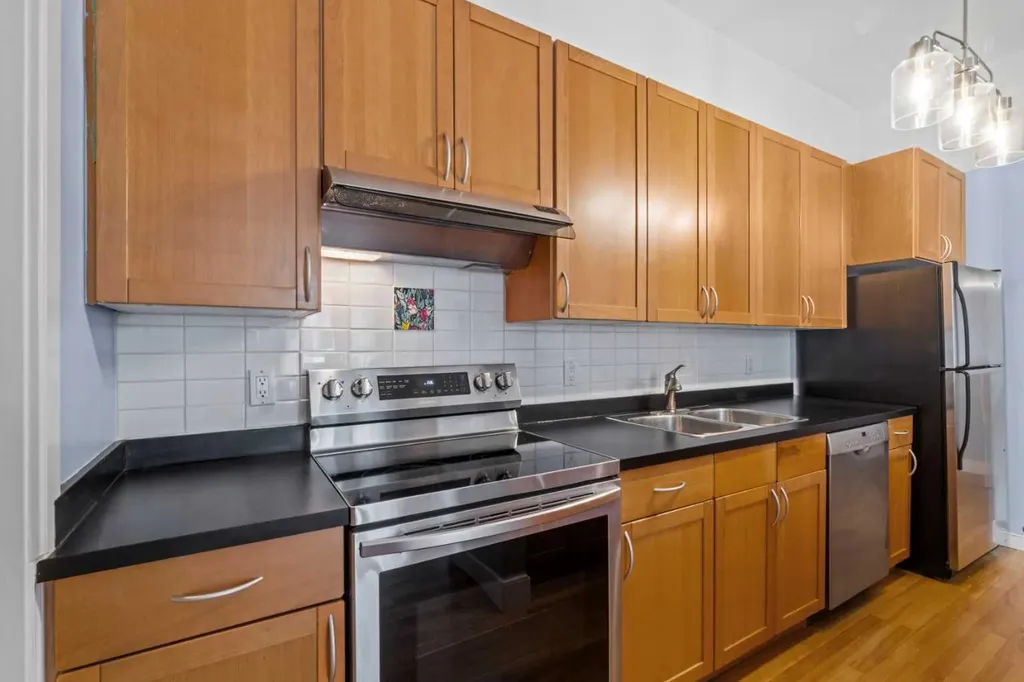 1410 2 Street SW Calgary AB T2R 1R1