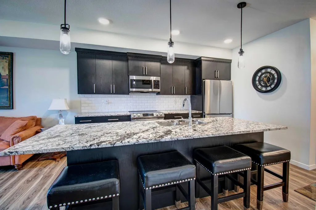 19489 Main Street SE Calgary AB T3M 3J3
