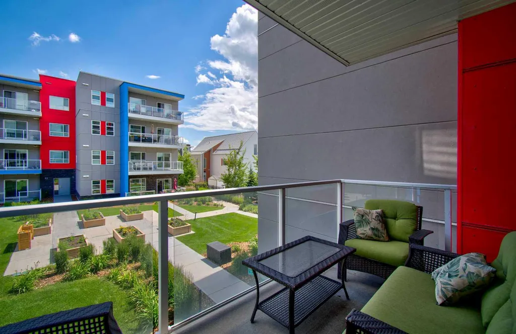 19489 Main Street SE Calgary AB T3M 3J3