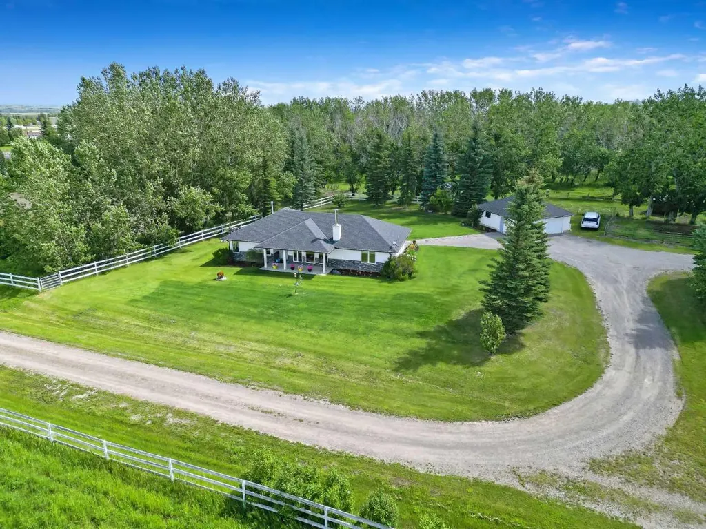 32047 276 Avenue E Rural Foothills County AB T1S 4N7