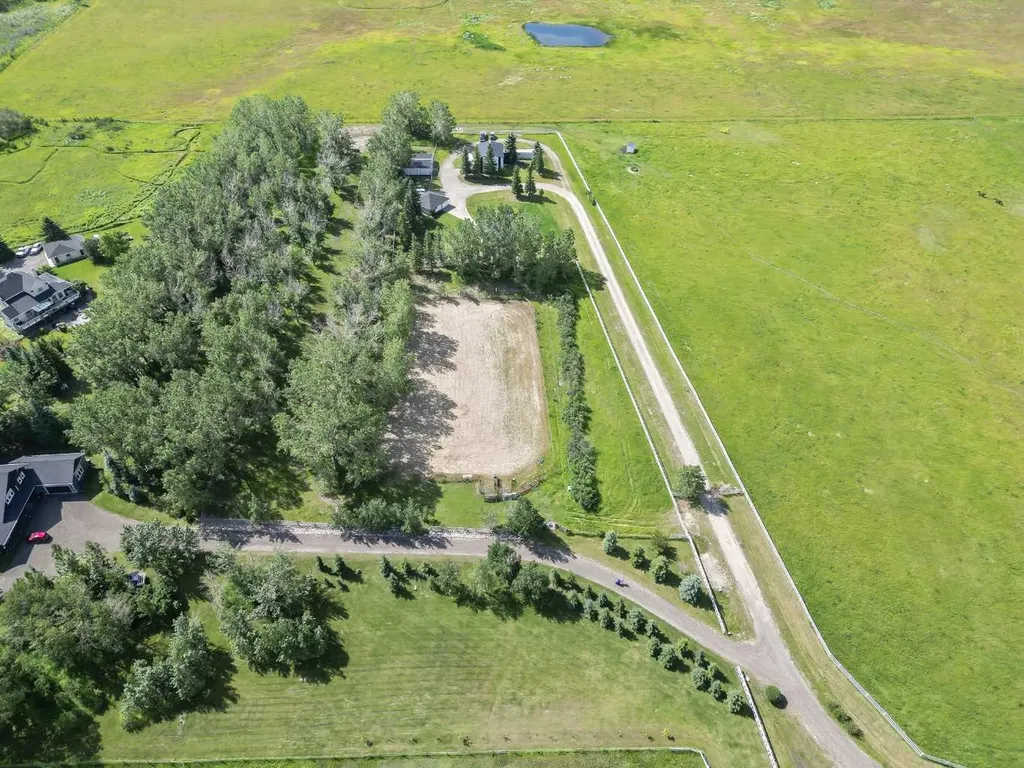 32047 276 Avenue E Rural Foothills County AB T1S 4N7