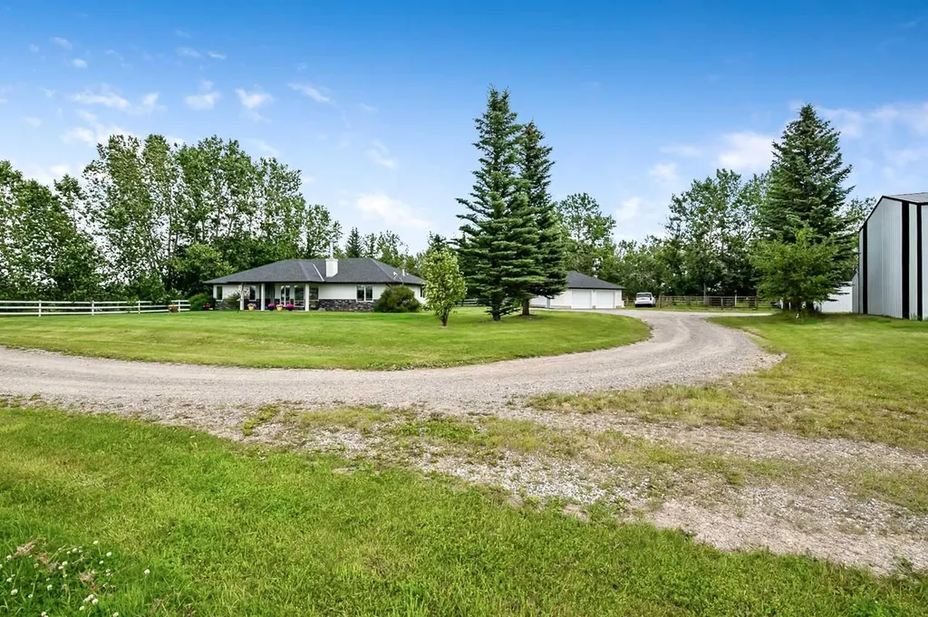 32047 276 Avenue E Rural Foothills County AB T1S 4N7