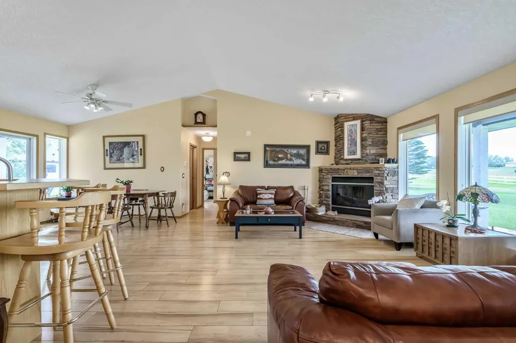 32047 276 Avenue E Rural Foothills County AB T1S 4N7