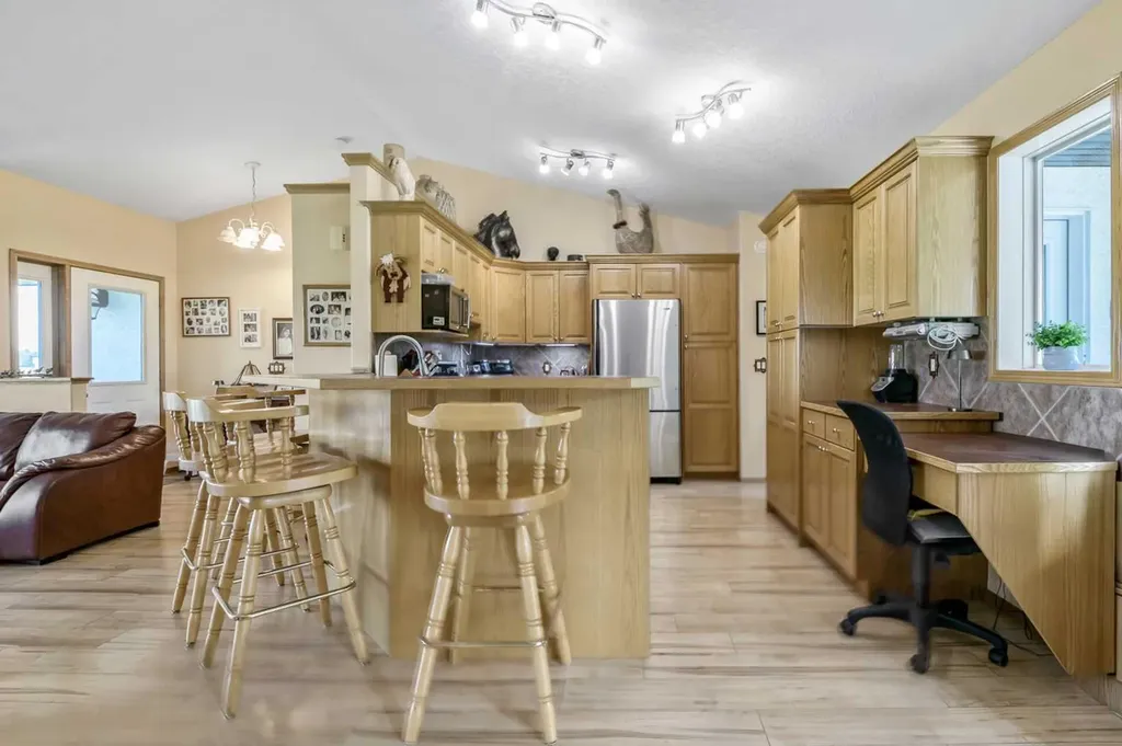 32047 276 Avenue E Rural Foothills County AB T1S 4N7
