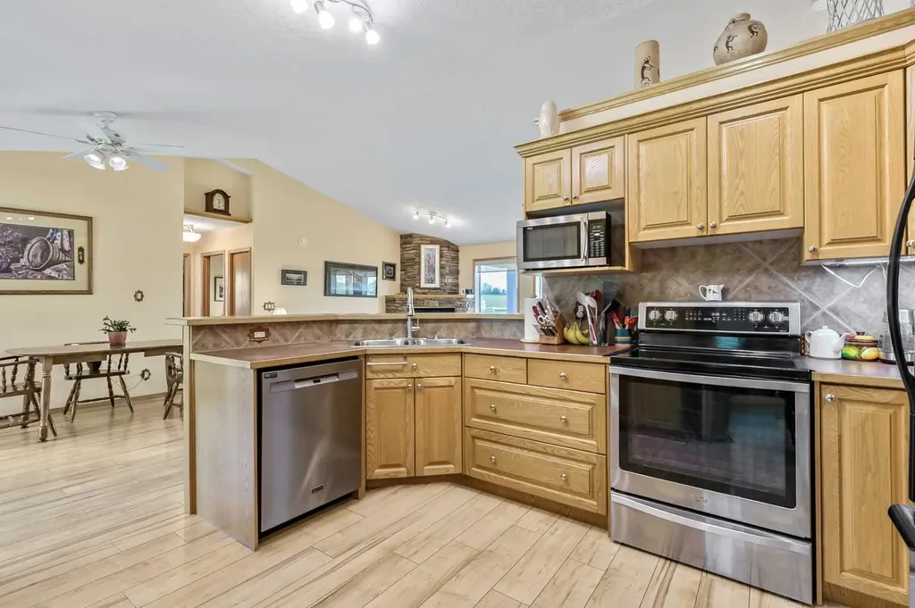 32047 276 Avenue E Rural Foothills County AB T1S 4N7