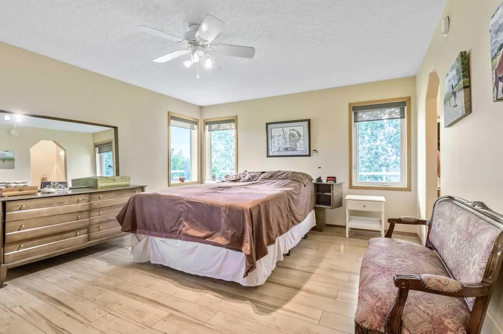 32047 276 Avenue E Rural Foothills County AB T1S 4N7