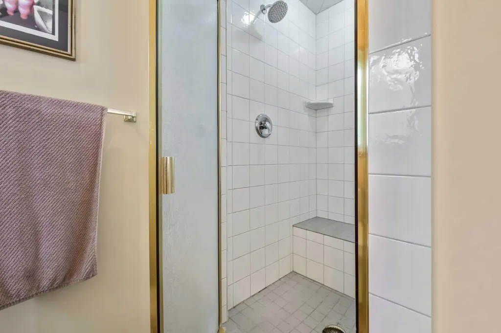 32047 276 Avenue E Rural Foothills County AB T1S 4N7