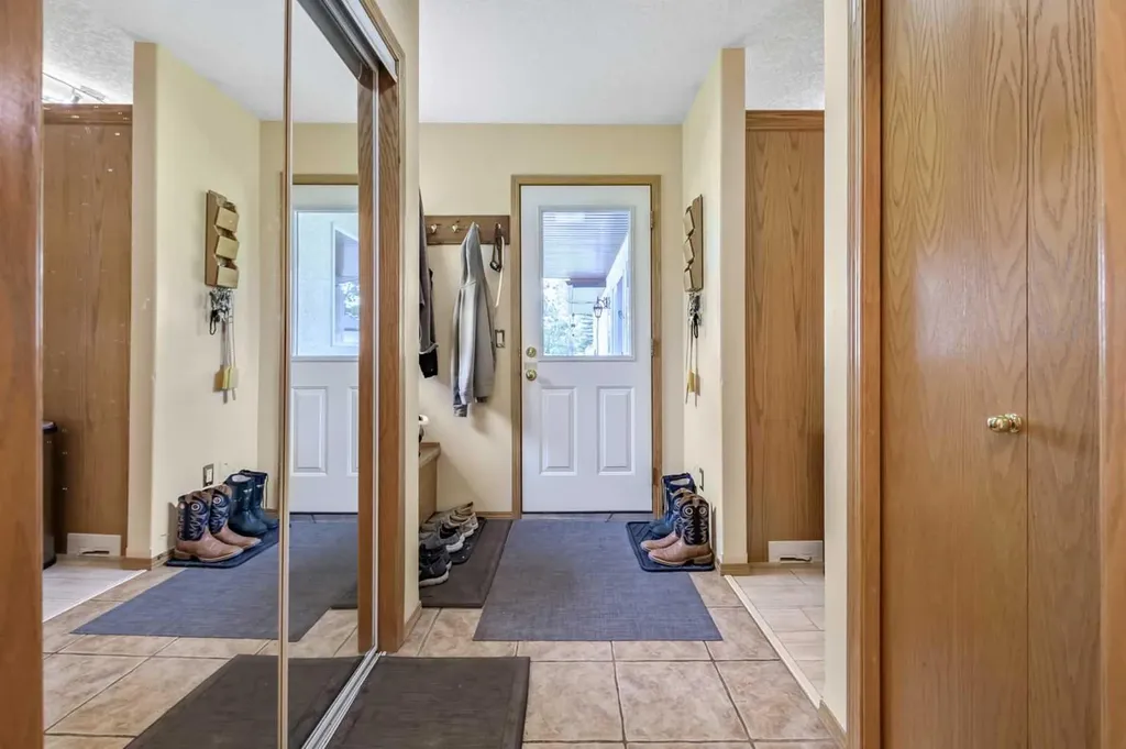 32047 276 Avenue E Rural Foothills County AB T1S 4N7