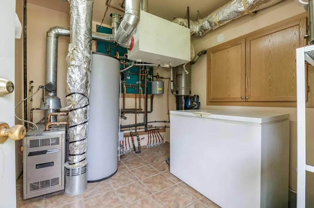 32047 276 Avenue E Rural Foothills County AB T1S 4N7