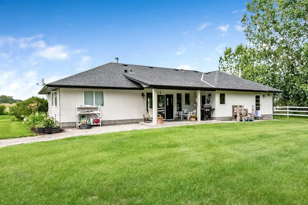32047 276 Avenue E Rural Foothills County AB T1S 4N7