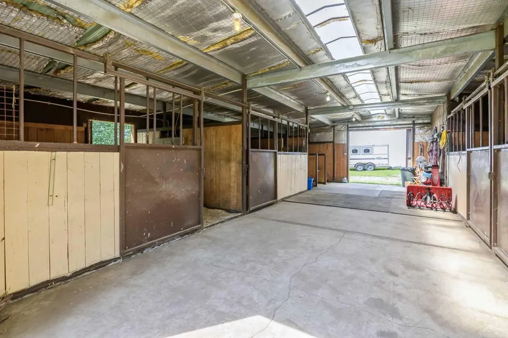 32047 276 Avenue E Rural Foothills County AB T1S 4N7