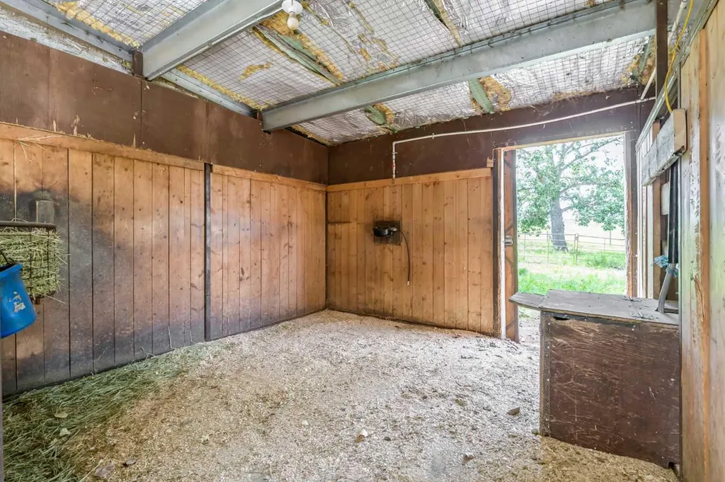 32047 276 Avenue E Rural Foothills County AB T1S 4N7