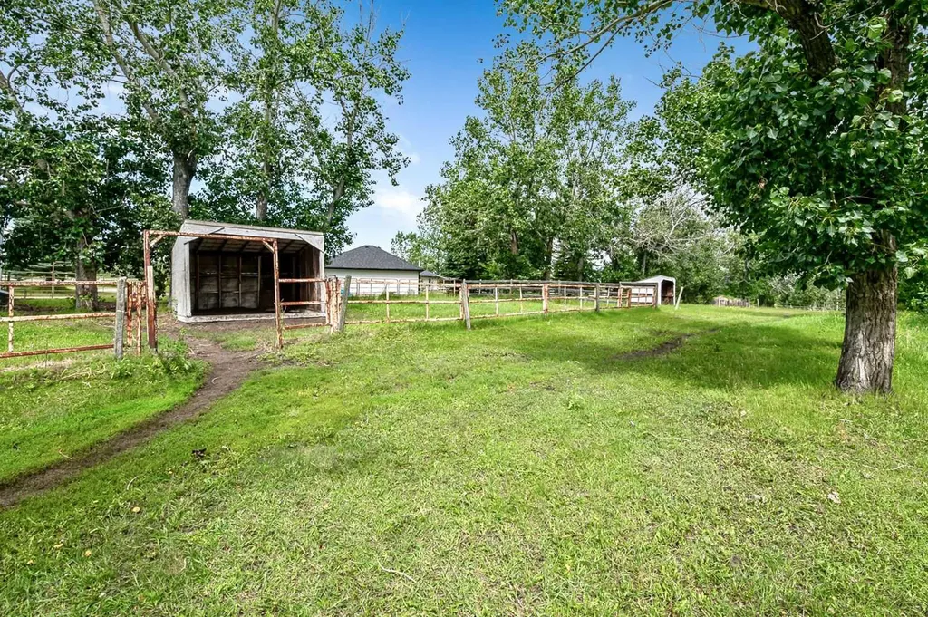 32047 276 Avenue E Rural Foothills County AB T1S 4N7