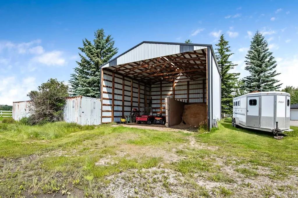 32047 276 Avenue E Rural Foothills County AB T1S 4N7