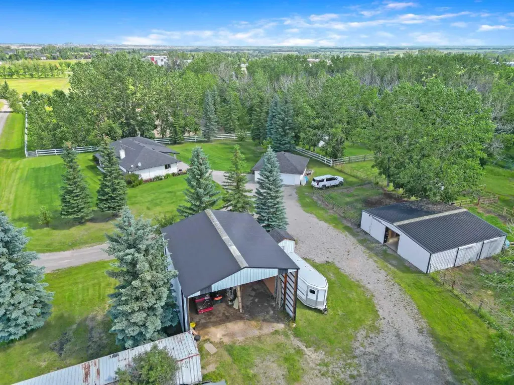 32047 276 Avenue E Rural Foothills County AB T1S 4N7