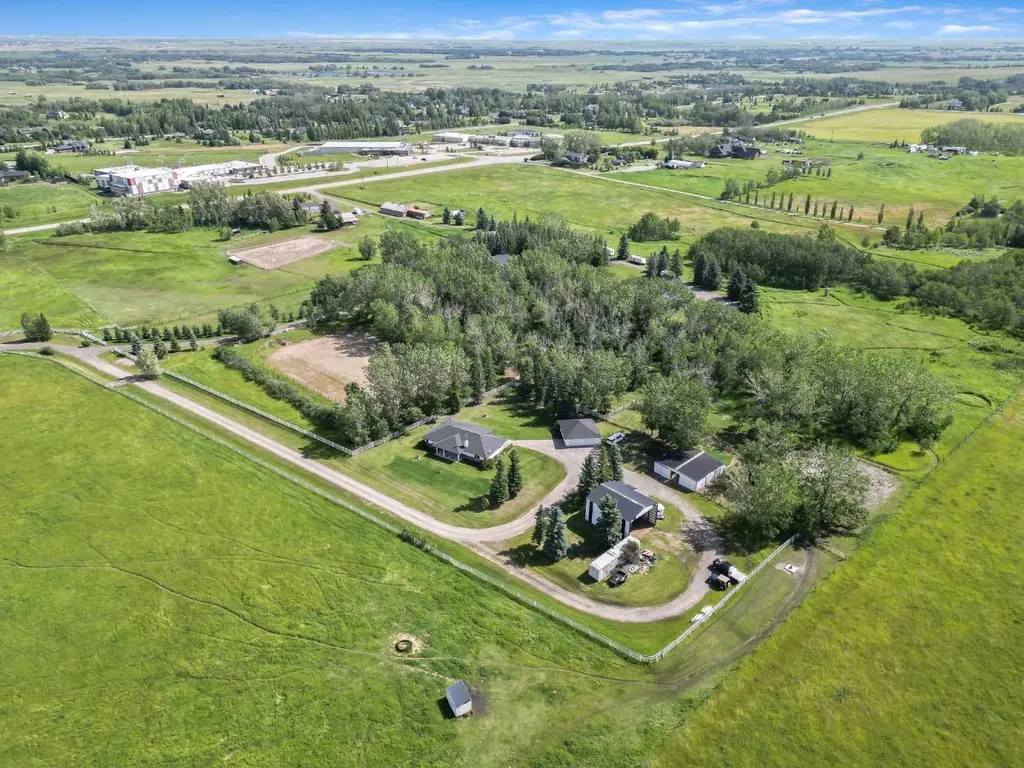 32047 276 Avenue E Rural Foothills County AB T1S 4N7