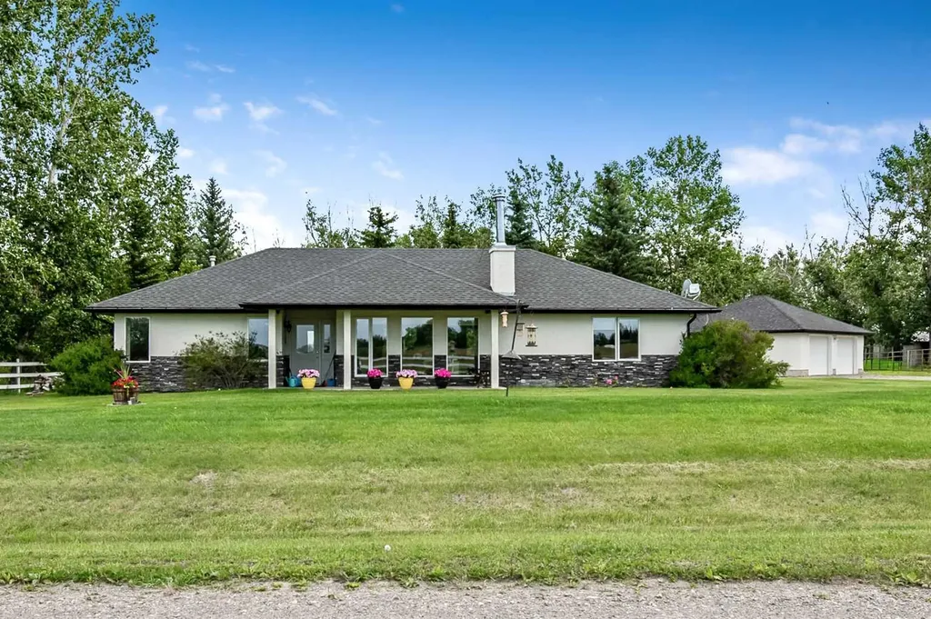 32047 276 Avenue E Rural Foothills County AB T1S 4N7