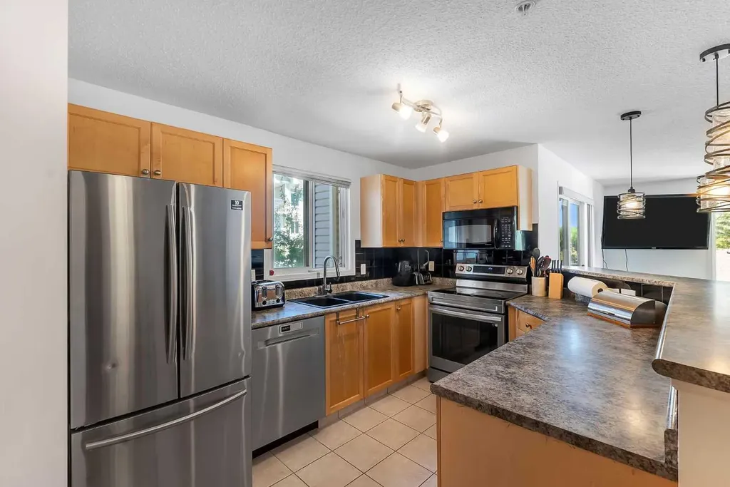 16320 24 Street SW Calgary AB T2Y 4T7