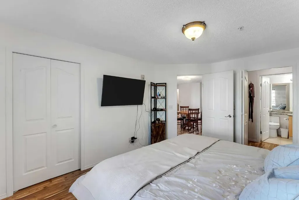 16320 24 Street SW Calgary AB T2Y 4T7