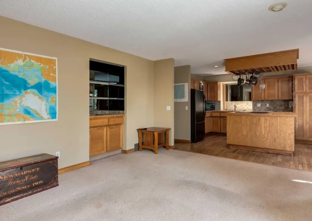 224 Edgedale Drive NW Calgary AB T3A 2R7