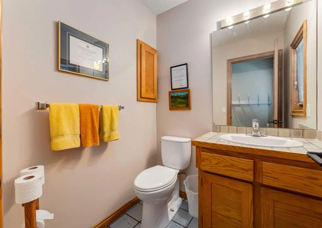224 Edgedale Drive NW Calgary AB T3A 2R7
