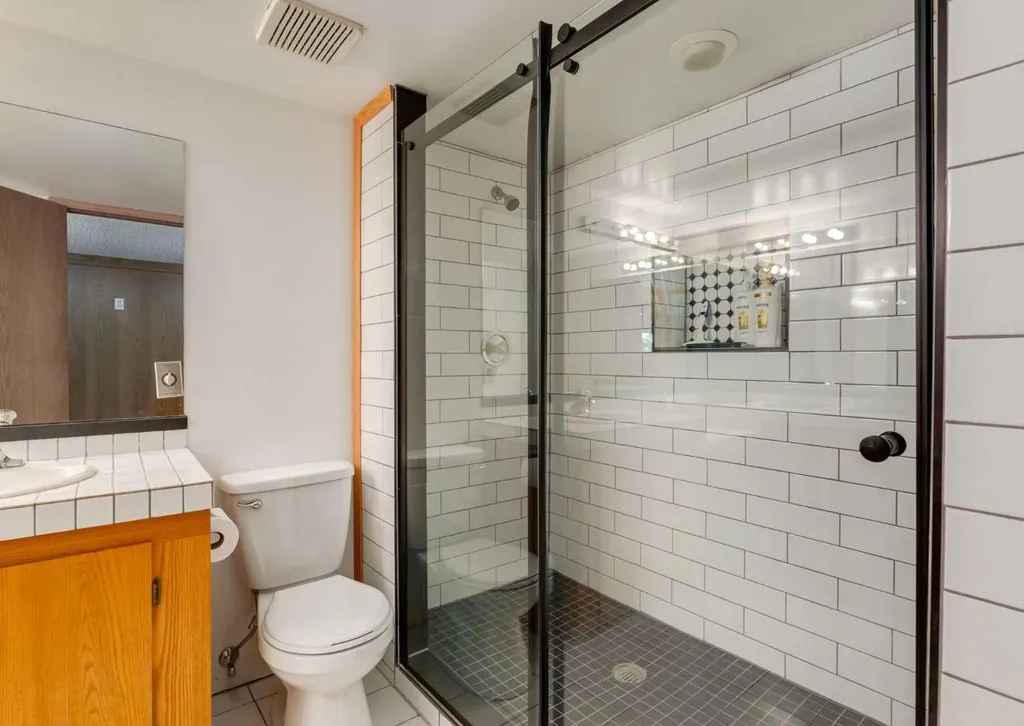 224 Edgedale Drive NW Calgary AB T3A 2R7