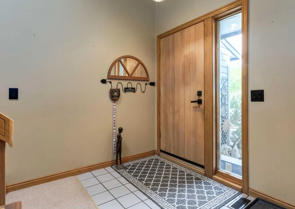 224 Edgedale Drive NW Calgary AB T3A 2R7
