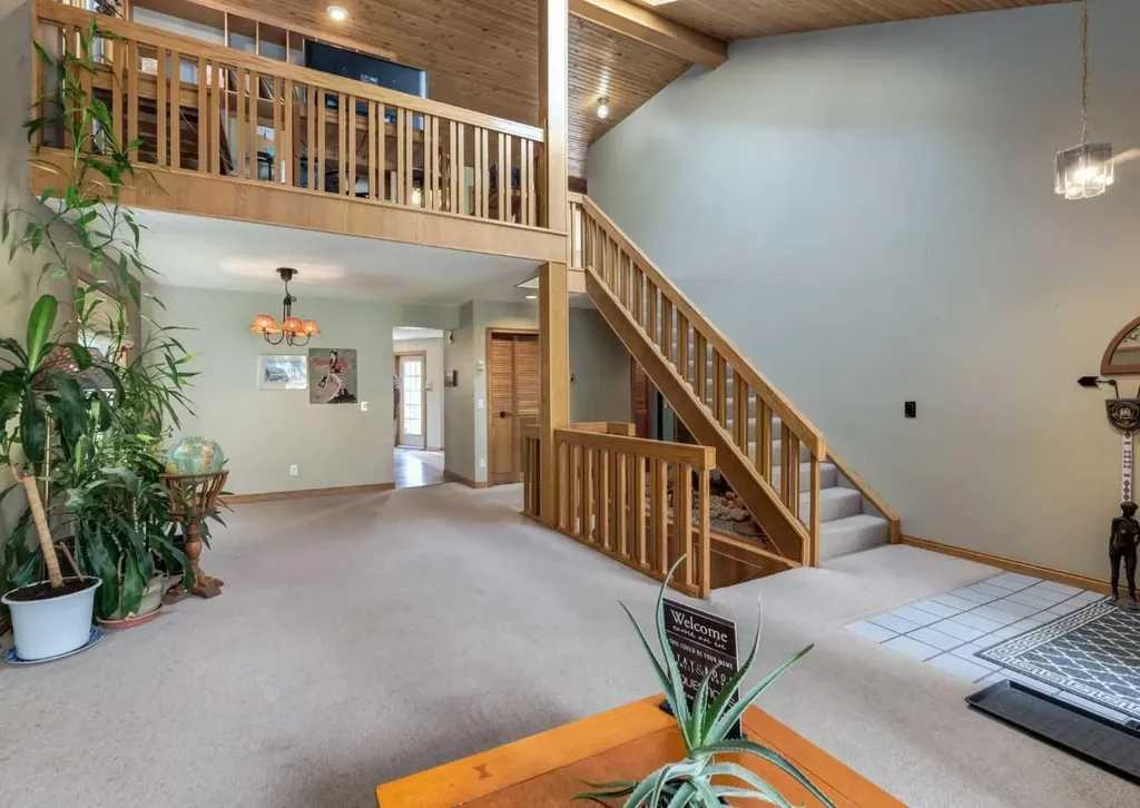 224 Edgedale Drive NW Calgary AB T3A 2R7