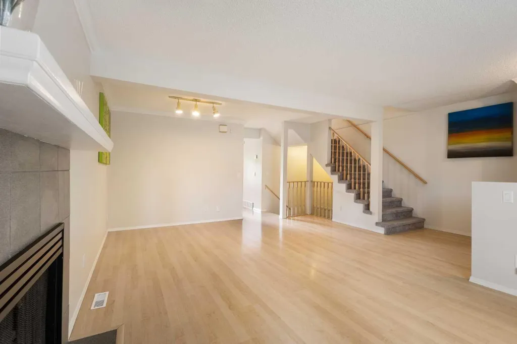 17 Patina Park SW Calgary AB T3H 3E1