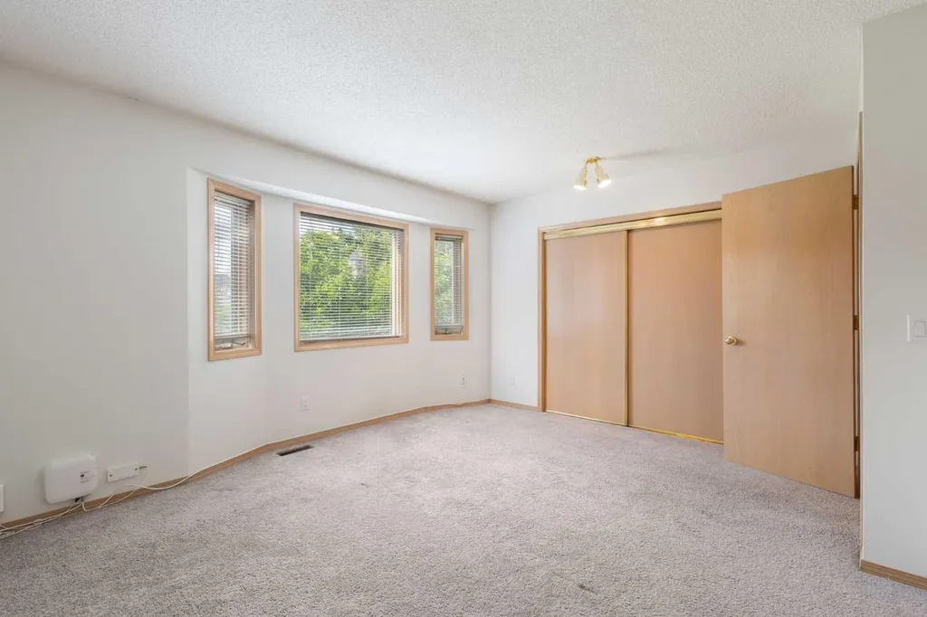 17 Patina Park SW Calgary AB T3H 3E1