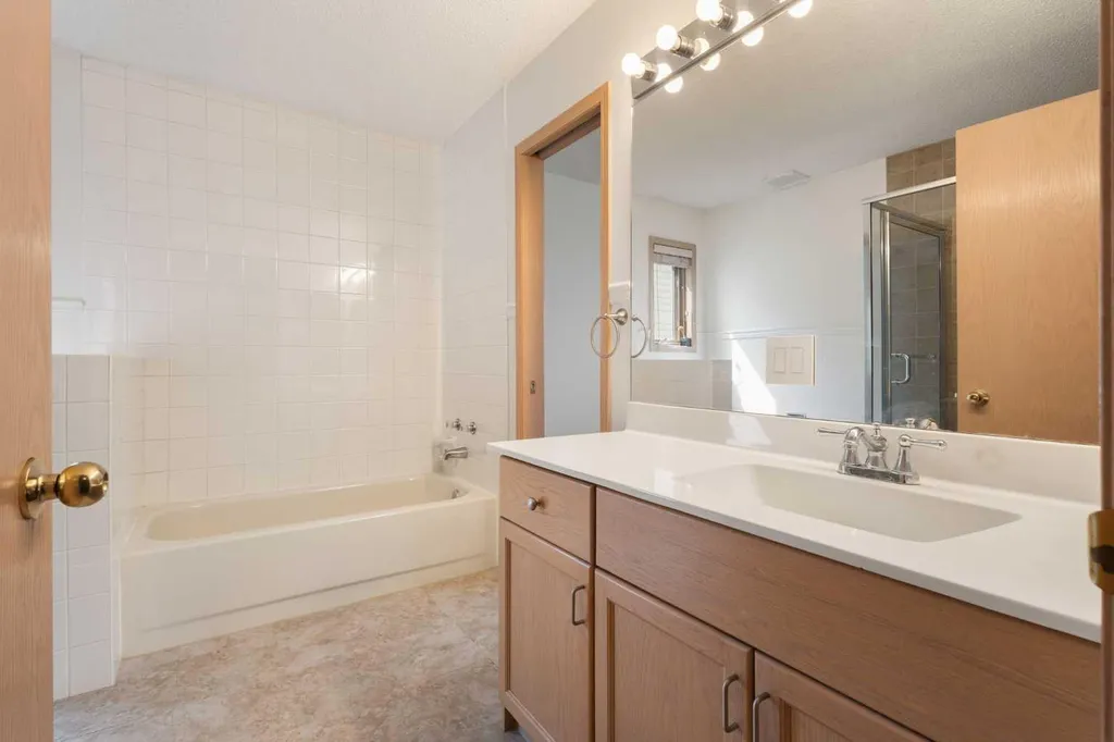 17 Patina Park SW Calgary AB T3H 3E1